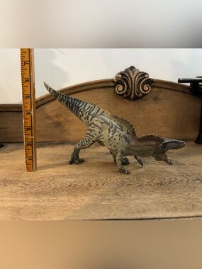 Acrocanthosaurus Dinosaur Figure - Hand Painted & Collectible Toy - Papo 55062
